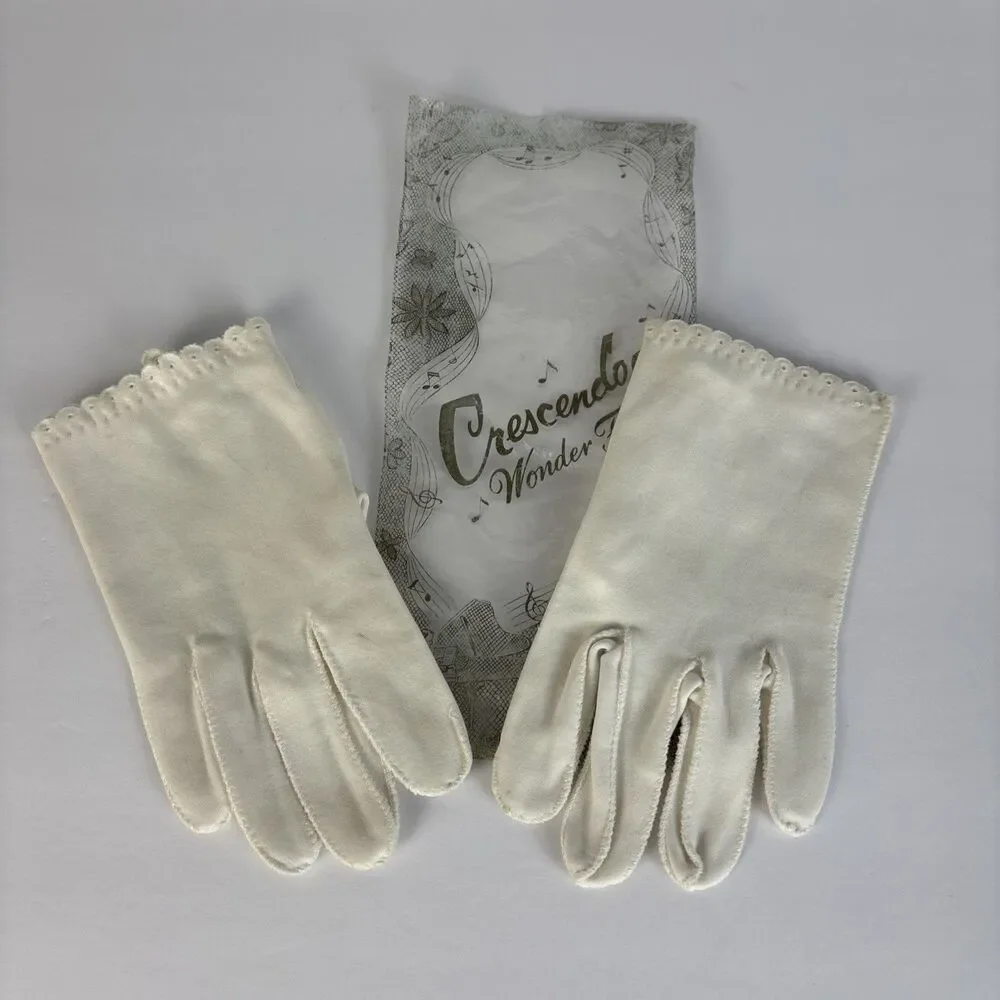 VTG Crescendoe Women's Gloves White Short Scalloped Eyelet Edge Size 7 1/2